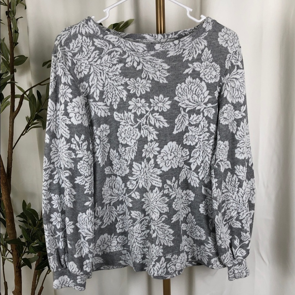 Ellen Tracy Gray and White Floral Boatneck Sweater Sz S (T4)